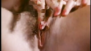 Une grosse salope brune en soutien-gorge rose lèche et chatouille la douce chatte video amateur gratuit x missionnaire de sa fille potelée aux cheveux clairs. Découvrez cette baise lesbienne chaude dans le clip porno When Girls Play!