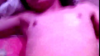 Un mec chauve aime manger le trou anal video sexe amateur x d'une transexuelle coquine. Il lui caresse d'abord l'anus étiré puis le perce sans pitié en position de levrette.